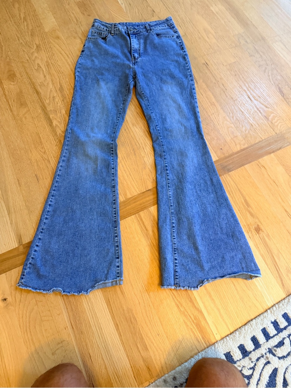 Ladies Size Medium 27 "SHEIN" Blue High-Rise Flare Jeans GUC